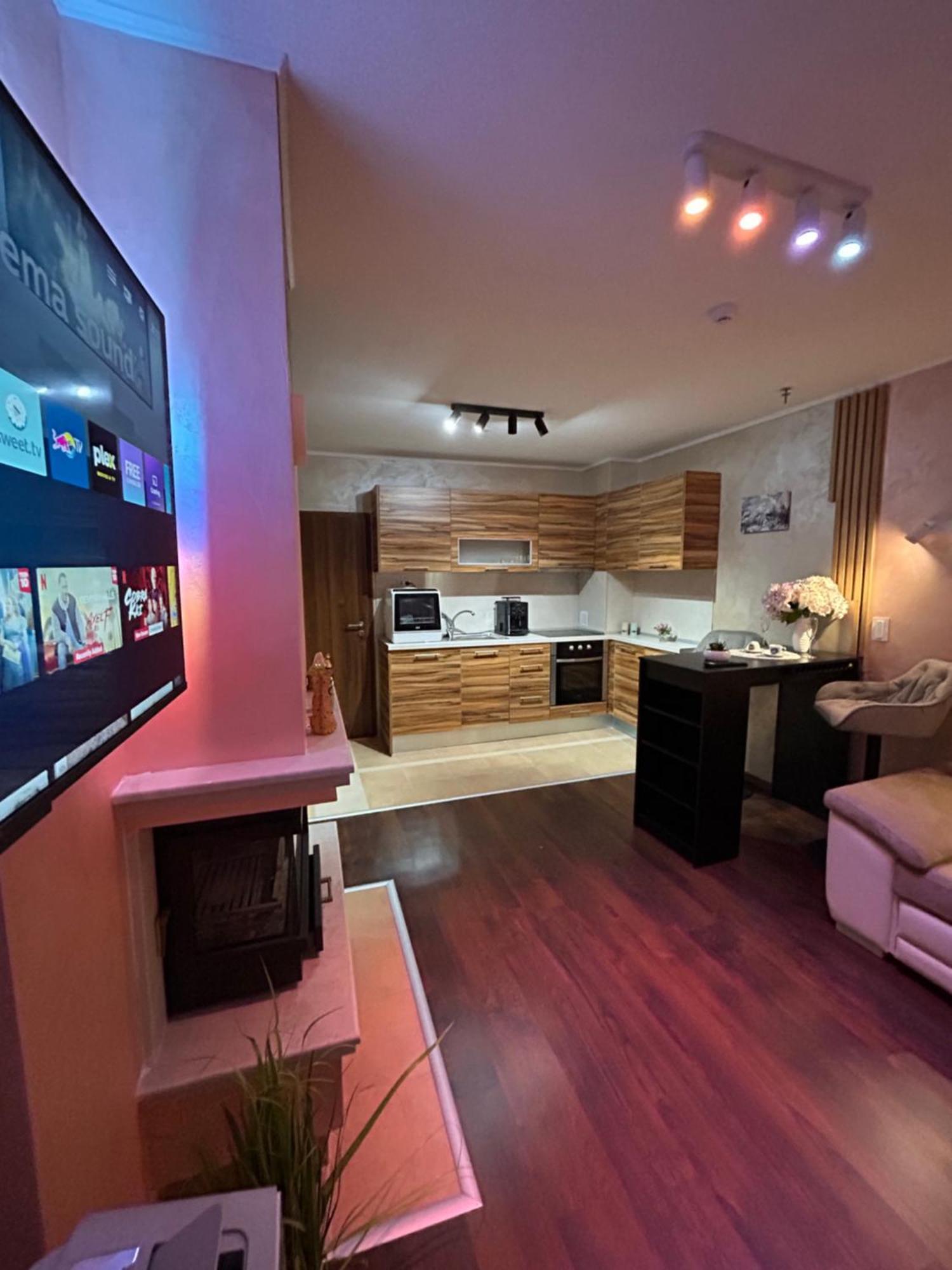 2-Bedroom, 2-Bathroom With Fireplace And Garden At Winslow Infinity Bansko Ngoại thất bức ảnh